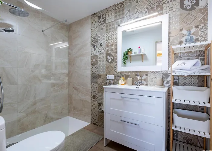 Apartmento Sara アパート アデヘ